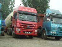 供應(yīng)豪沃雙驅(qū)牽引車