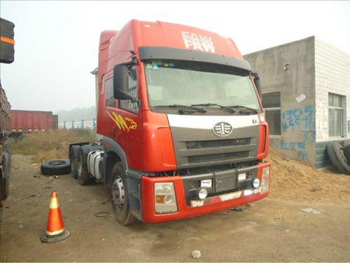 供應(yīng)黑龍江二手解放J5牽引車(chē)