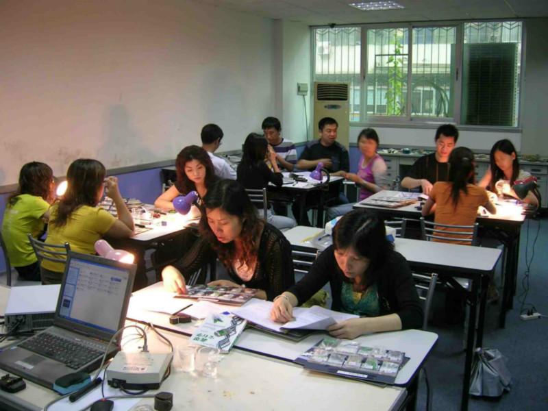 承辦國(guó)家二級(jí)寶玉石鑒定師培訓(xùn)