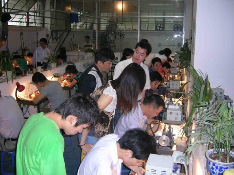 承辦國(guó)家二級(jí)寶玉石鑒定師培訓(xùn)