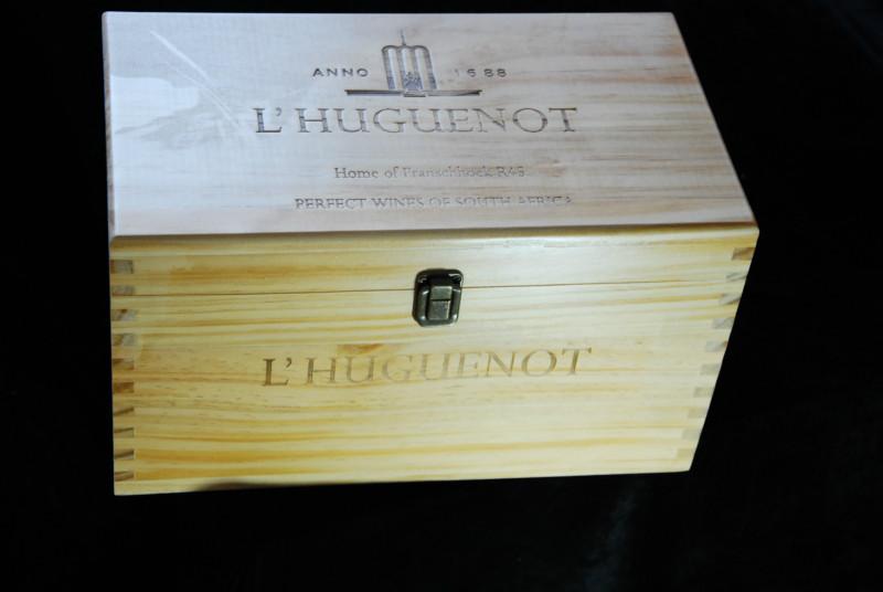 大連木制禮品包裝盒公司  大連木制整體酒柜批發(fā) 大連木制整體酒柜定制 大連木制包裝盒定制 大連木制包裝盒公司