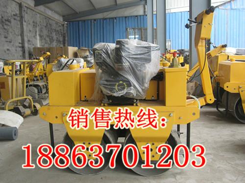 供應(yīng)手扶式振動碾，山東濟寧修路小碾子