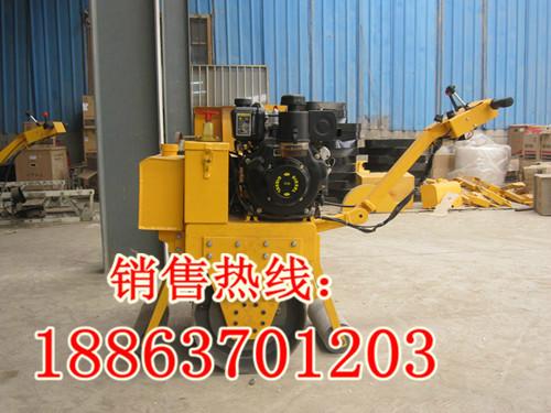 溝槽壓實(shí)機(jī)圖片