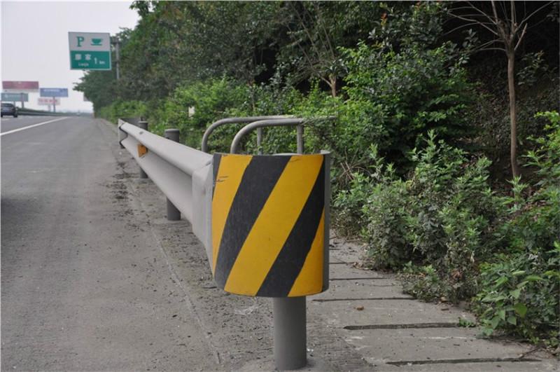 供應(yīng)廣東高速公路波形護(hù)欄板價格