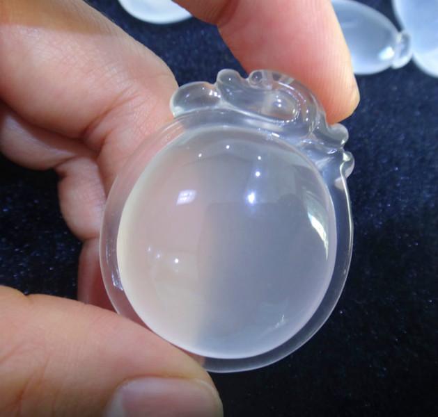 供應(yīng)天然乳白晶雕件乳白晶吊墜掛件批發(fā)