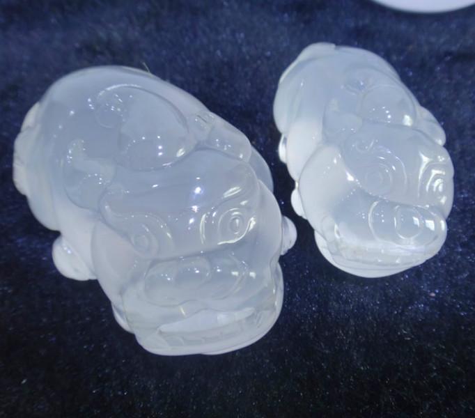 供應(yīng)*乳白晶雕件乳白晶手把件吊墜