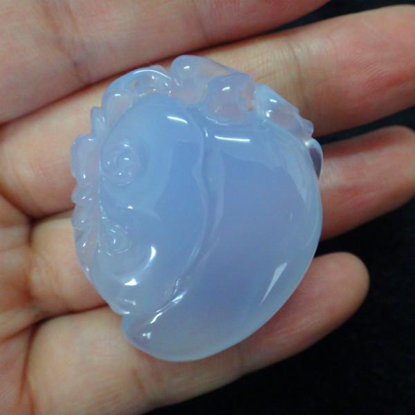 供應(yīng) 天然藍(lán)玉髓吊墜藍(lán)玉髓壽桃雕件