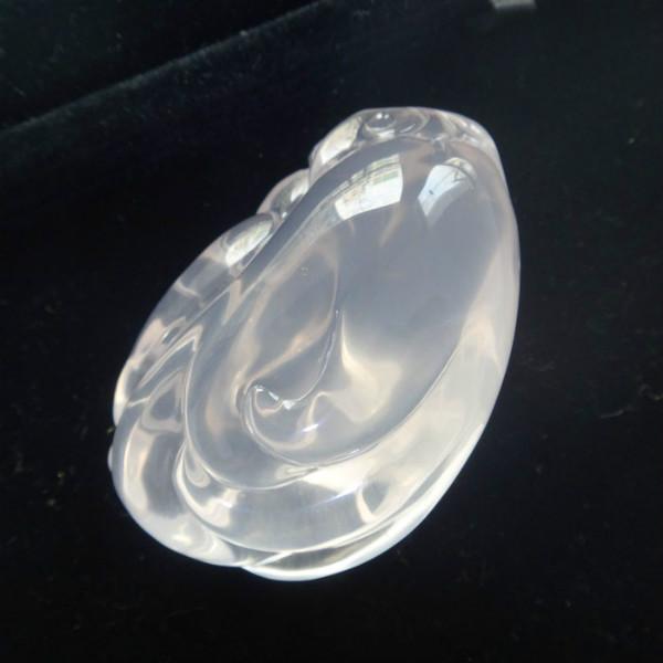 供應(yīng)夢幻水晶天然乳白晶雕件乳白晶吊墜