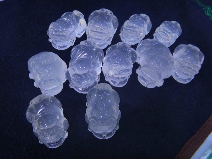 供應(yīng)天然貔貅乳白晶雕件乳白晶吊墜掛件