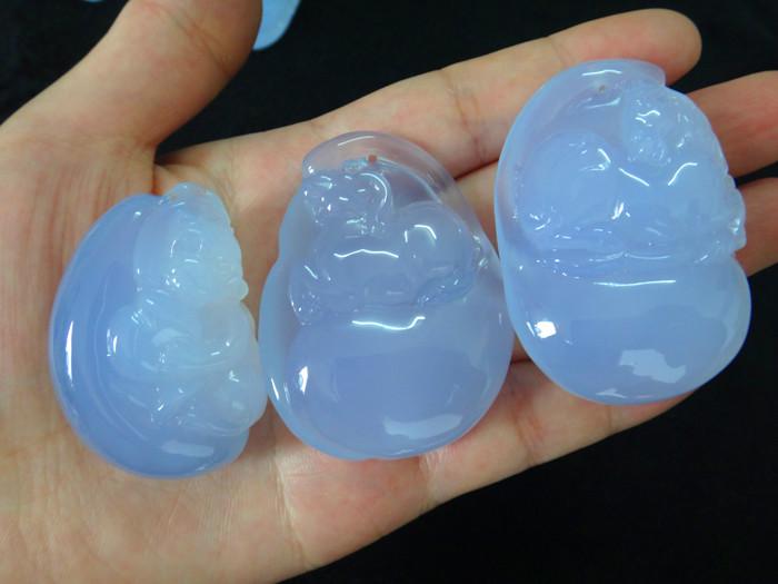 供應天然藍玉髓雕件土耳其藍玉髓吊墜