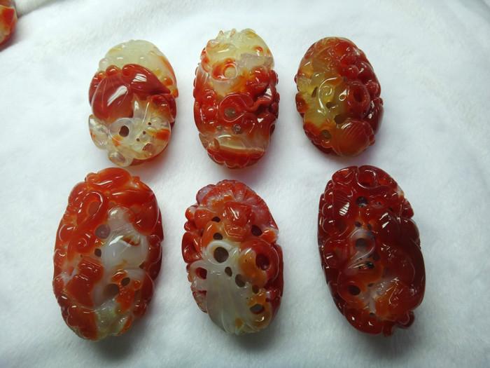 供應(yīng)天然冰彩玉髓手把件*玉髓把玩件