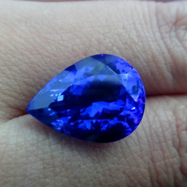 供應(yīng)10.63克拉水滴坦桑石裸石戒面吊墜