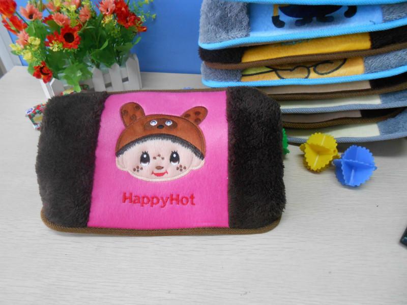 供應(yīng)雙插手燙畫電熱水袋廠家，雙插手燙畫電熱水袋專業(yè)生產(chǎn)商