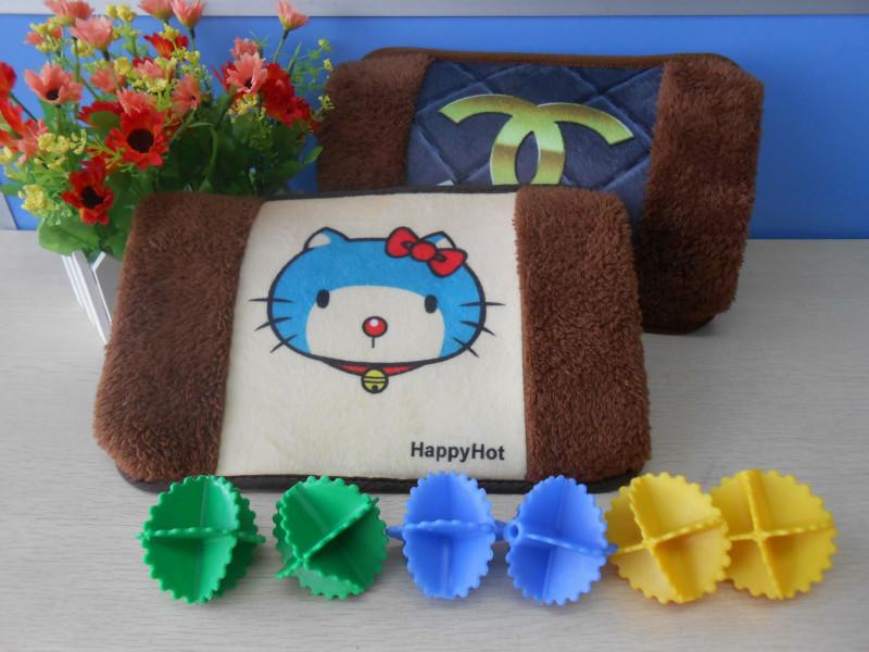 供應(yīng)雙插手燙畫電熱水袋廠家，雙插手燙畫電熱水袋專業(yè)生產(chǎn)商