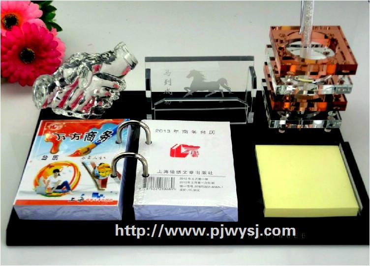 供應(yīng)水晶臺(tái)歷 水晶臺(tái)歷擺件 水晶臺(tái)歷批發(fā) 創(chuàng)意水晶臺(tái)歷 水晶臺(tái)歷定制