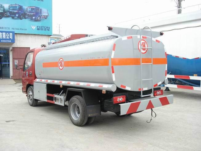 供應(yīng)東風(fēng)*小三軸油罐車