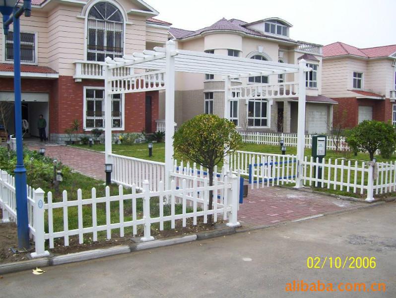 供應(yīng)天津塑鋼護(hù)欄銷售熱線13323312000