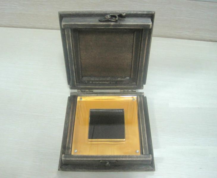 供應(yīng)佛山珠寶展示架價格