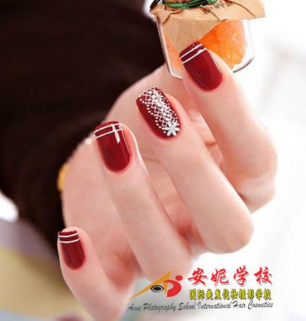 供應(yīng)化妝美甲皮膚護(hù)理一體班