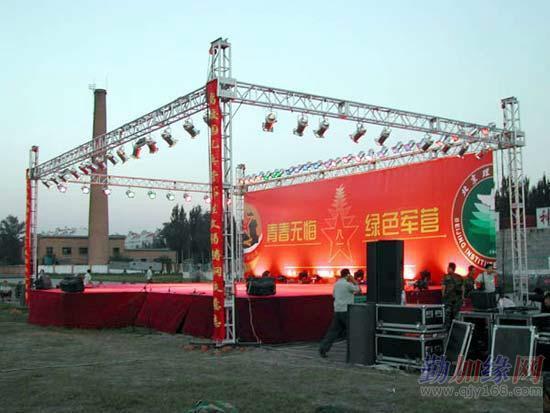 專業(yè)舞臺(tái)背景板搭建圖片