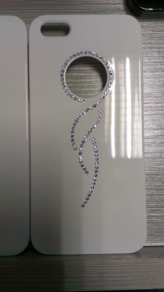 供應(yīng)深圳蘋(píng)果保護(hù)套鑲鉆加工 深圳蘋(píng)果保護(hù)套手工鑲鉆加工