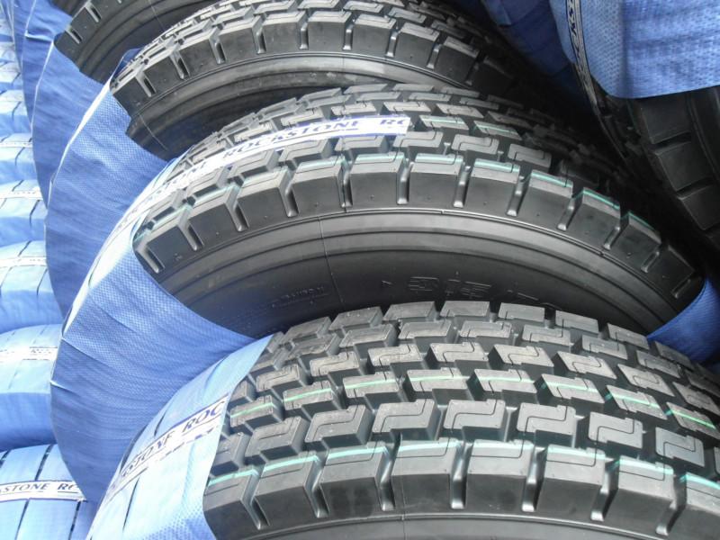 385/65R22.5和315/70R22.5卡车轮胎图片