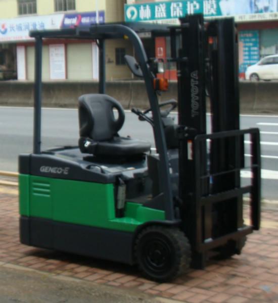 供應(yīng)三支點豐田電動叉車