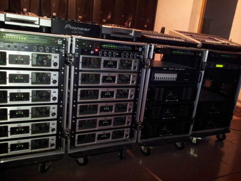 梅州酒吧KTV功放音箱回收打碟機(jī)回圖片