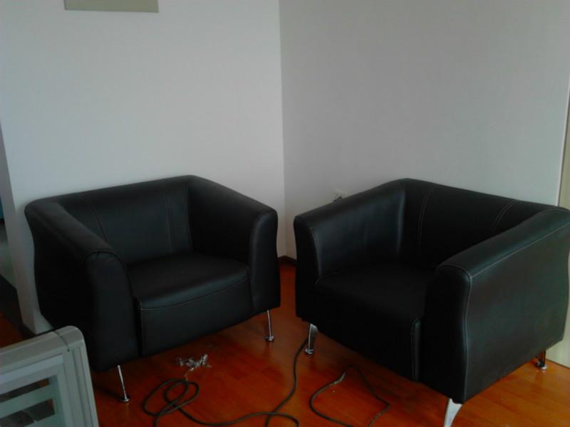 西皮沙發(fā)接待3人沙發(fā)西皮老板沙發(fā)茶幾木扶手皮面沙發(fā)襄陽(yáng)區(qū)