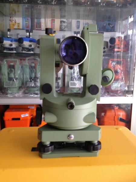 供應(yīng)南京1002廠J6E光學(xué)經(jīng)緯儀