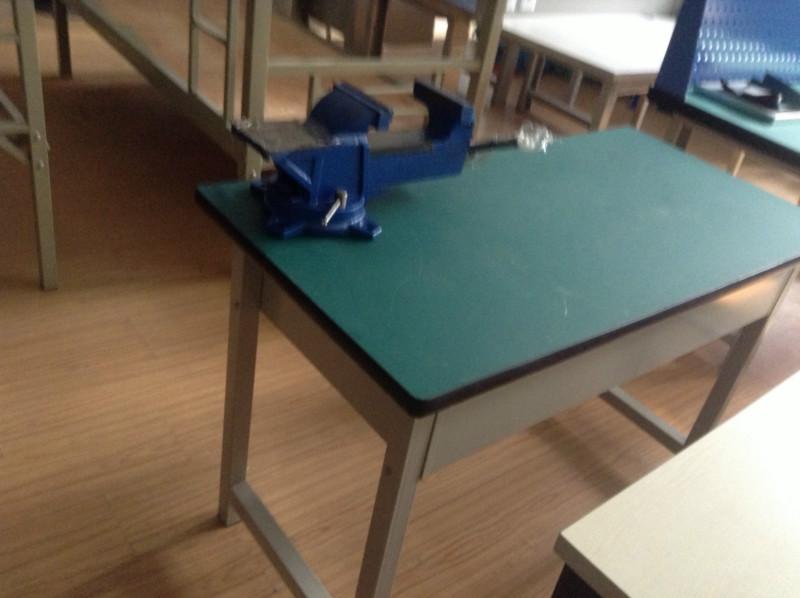 供應(yīng)寧波工作臺(tái)【天盾】供應(yīng)寧波、余姚、慈溪工作臺(tái)  工廠用可移動(dòng)工作