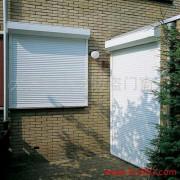 供應(yīng)車庫(kù)門