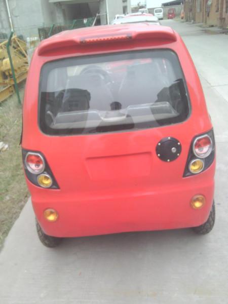 武漢路途新能源鐵殼熊貓電動(dòng)四輪車圖片