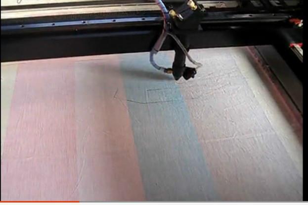 供應(yīng)雅安服裝裁剪激光切割機(jī)價(jià)格排名宜賓襯衣布料雙頭激光切割機(jī)快速切割效果好