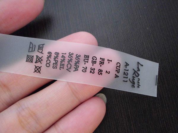 供應(yīng)服裝用TPU商標(biāo)