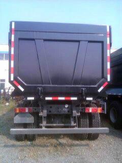 重汽U型斗后雙橋自卸車圖片