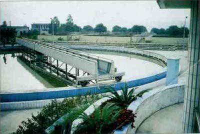 供應周邊傳動刮吸泥機