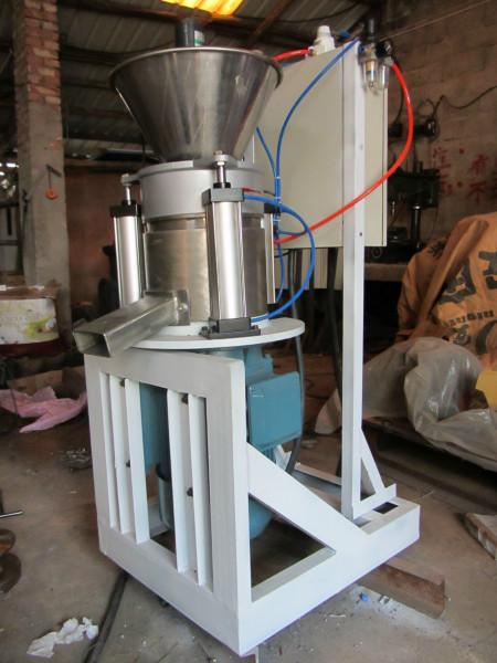 供應(yīng)四氟廢料水磨機(jī)