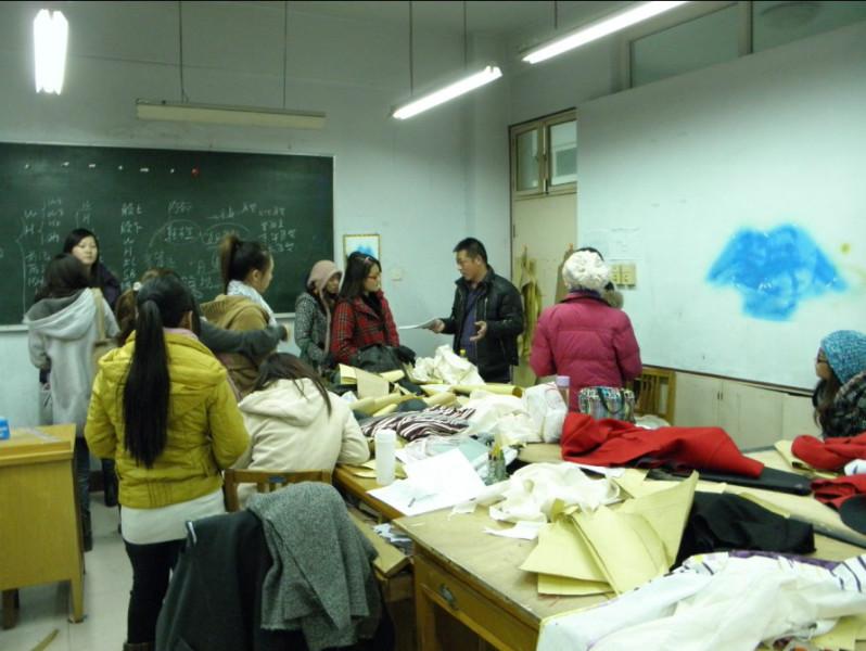 供應(yīng)尼啦啦尼*的服裝制版培訓(xùn)機(jī)構(gòu)、產(chǎn)品研發(fā)、銷售、服裝原創(chuàng)、培訓(xùn)