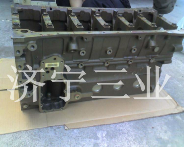 供應(yīng)小松挖掘機(jī)PC130-7發(fā)動(dòng)機(jī)缸體 發(fā)動(dòng)機(jī)配件