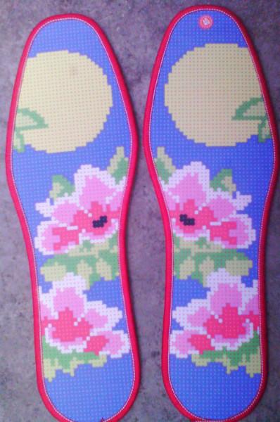 新品十字繡鞋墊半成品圖片