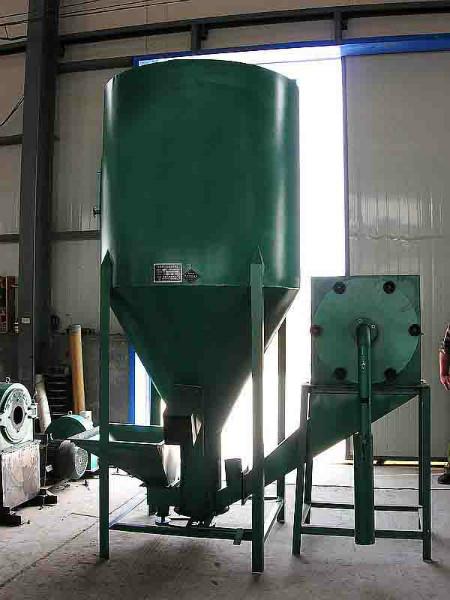 供應(yīng)山東雙鶴錘片式粉碎攪拌機(jī)組