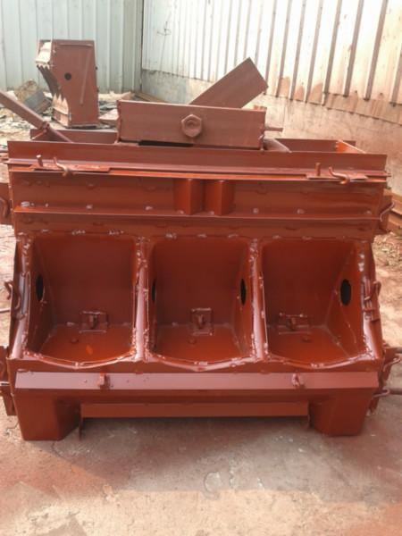 供應豬槽模具八件