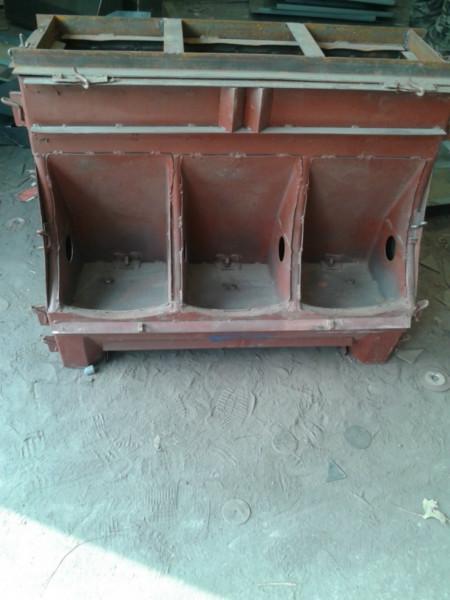 供應豬槽模具八件