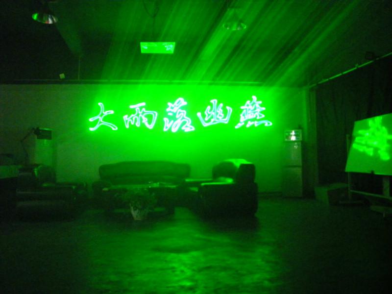 供應(yīng)舞臺激光燈供貨商價格，幕簾激光燈、3D全彩動畫激光。 茂誠舞臺激光燈