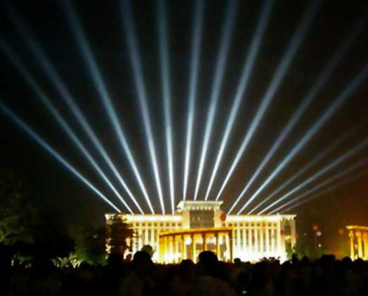 供應(yīng)小太陽(yáng)燈廠家現(xiàn)貨/批發(fā)零售、草坪、路燈、游樂(lè)場(chǎng)、MP廣告牌 水晶魔球燈