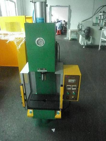 供應(yīng)氣液壓力機(jī)，上海氣液壓力機(jī)，氣液壓力機(jī)廠家